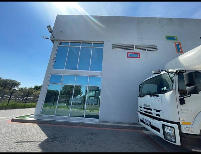 1,000M² WAREHOUSE TO LET IN ORMONDE